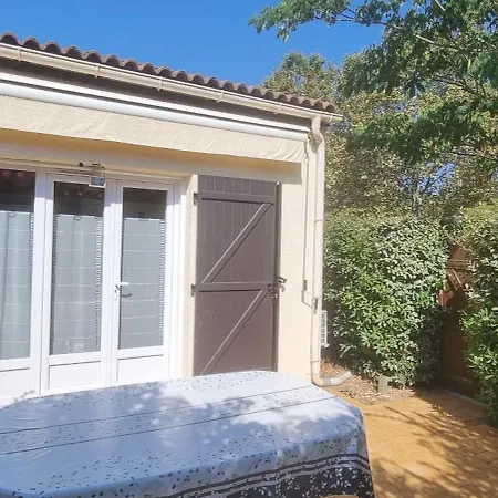 Maisonnette Climatisée 6 Personnes *